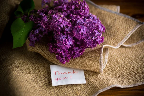 Boeket Van Mooie Lente Paarse Lila Jute Een Houten Tafel — Stockfoto