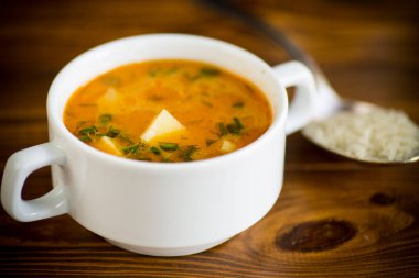 Tabakta sebzeli domates çorbası