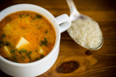 Tabakta sebzeli domates çorbası