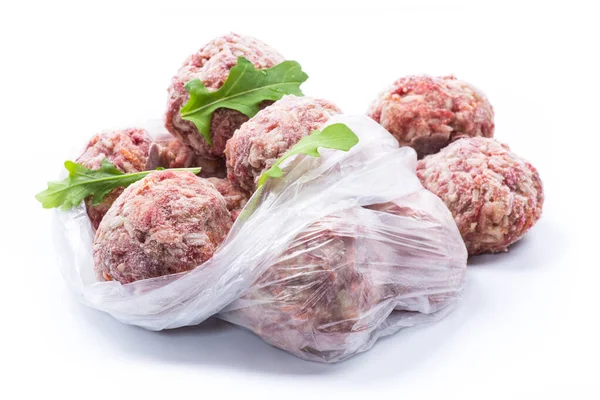 Polpette Congelate Crude Manzo Maiale Con Carote Riso Isolate Fondo — Foto Stock