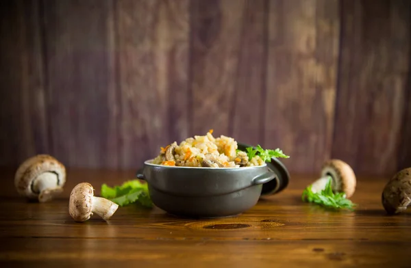 Riz Cuit Végétarien Aux Champignons Dans Bol Céramique Sur Table — Photo