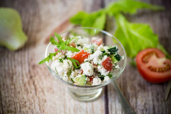 Salada Queijo Cottage Fresco Com Pepinos Tomates Com Ervas Uma Fotos De Bancos De Imagens