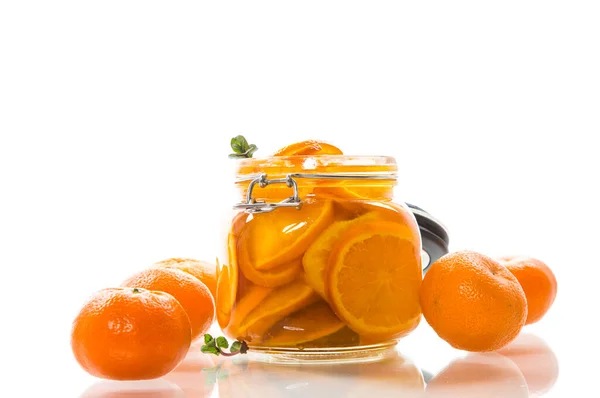 Söt Mandarin Sylt Glasburk Isolerad Vit Bakgrund — Stockfoto