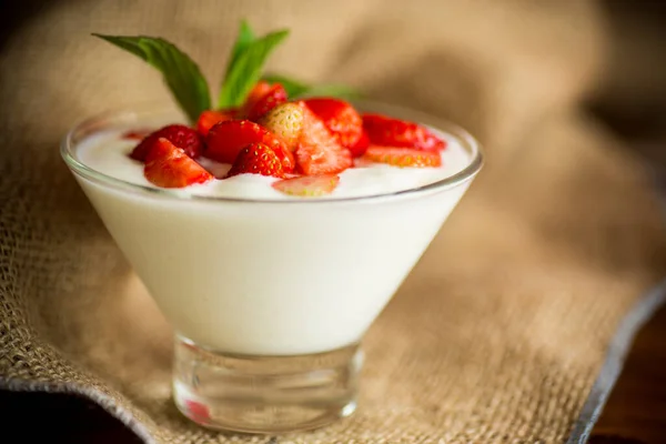Sweet Homemade Yogurt Red Ripe Fresh Strawberries Glass Bowl Wooden — Stock Photo, Image