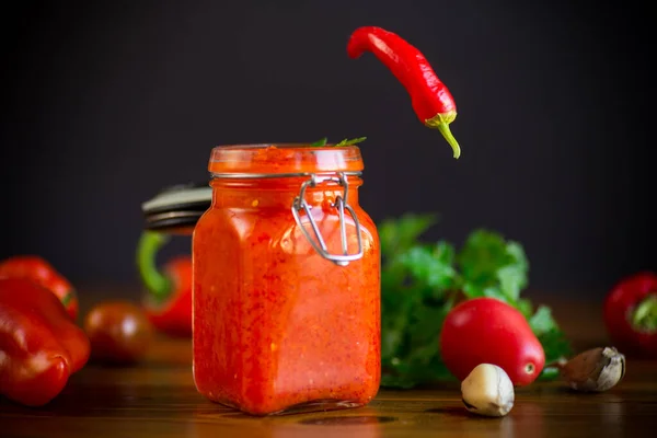 Frische Hausgemachte Sauce Aus Paprika Tomaten Und Anderem Gemüse Glas — Stockfoto