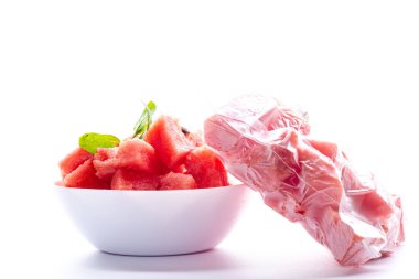 Depoda duran sulu kırmızı karpuz..