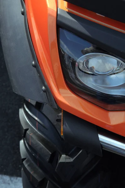 Вид Современный Оранжевый Автомобиль — стоковое фото
