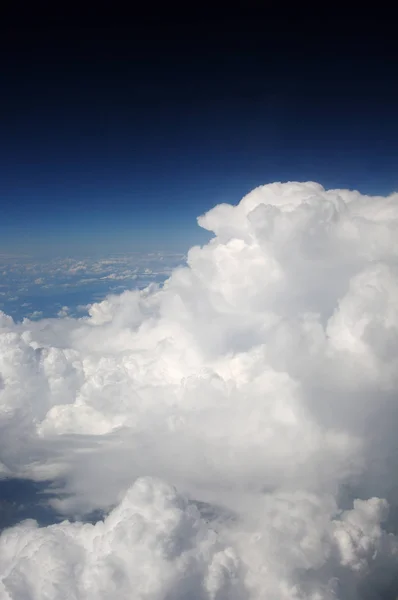 Vuelo Avión Por Encima Las Nubes Vista Desde Interior Horizonte —  Fotos de Stock