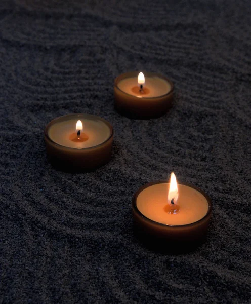 Zen Samenstelling Kaarsen Het Zand Kalmerende Patronen Het Zand — Stockfoto