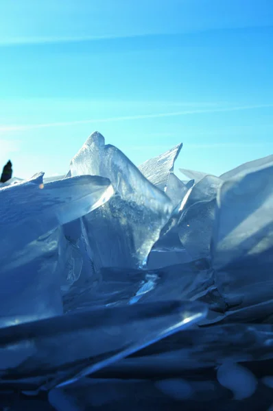 Los Rayos Solares Son Refractados Por Hielo Transparente Del Lago — Foto de Stock