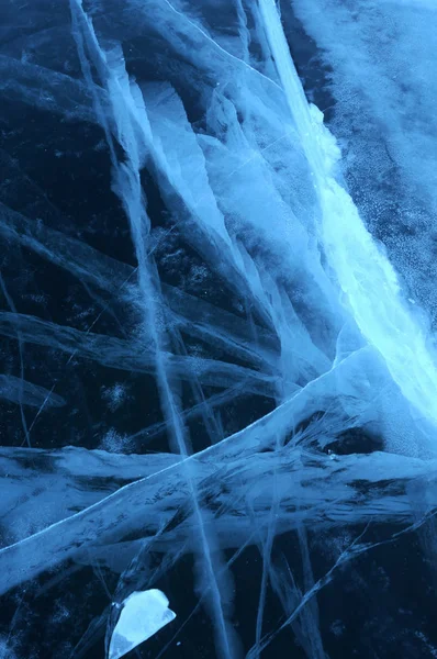 Los Rayos Solares Son Refractados Por Hielo Transparente Del Lago — Foto de Stock