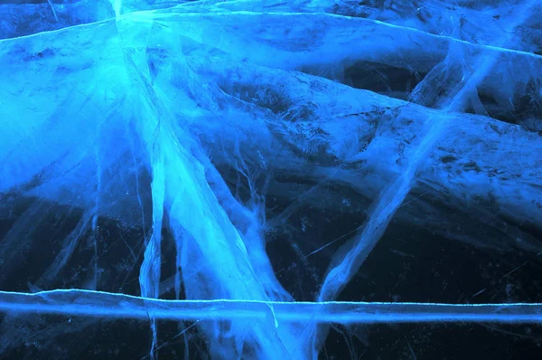 Nap Sugarai Megtörik Átlátszó Jég Bajkál Repedések Különböző Mélységben Hozzon — Stock Fotó