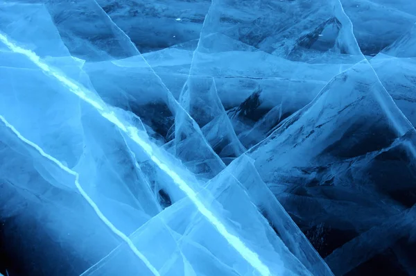 Raios Solares São Refratados Pelo Gelo Transparente Lago Baikal Rachaduras — Fotografia de Stock