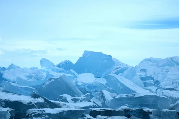 Raggi Del Sole Sono Rifratti Cristalli Ghiaccio Paesaggio Invernale Lago — Foto Stock