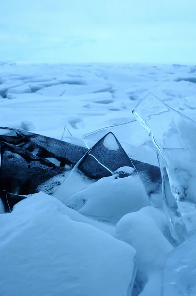 Stralen Van Zon Worden Kristalheldere Stukjes Ijs Geredigeerd Winter Landschap — Stockfoto