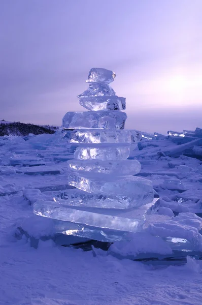 Лучи Солнца Преломляются Кристально Чистых Кусках Льда Зимний Пейзаж Байкал — стоковое фото