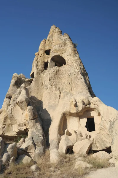 구멍이있는 바위의 클로즈업 — 스톡 사진