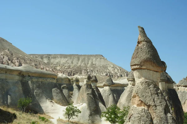 Alte Felsen Auf Blauem Himmel Hintergrund — Stockfoto