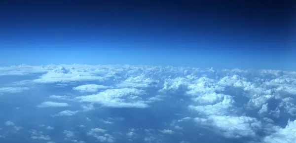 Hermosa Vista Nubes Blancas — Foto de Stock