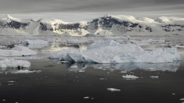 在南极洲的山景 — 图库视频影像