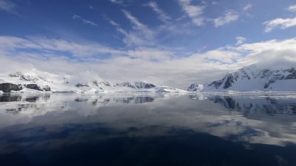 Vista sulle montagne in Antartide — Video Stock