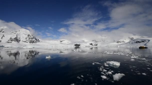 Vista sulle montagne in Antartide — Video Stock