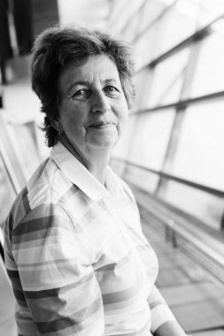 Kapalı 70 yaşında kadın kıdemli portresi