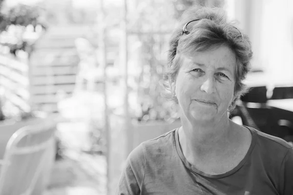 Portrait Senior Woman Sitting Outdoor Cafe — Stock Photo, Image