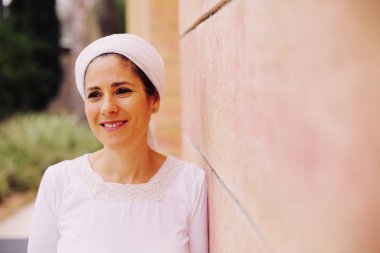 Açık 40 yaşında bir kadın portresi