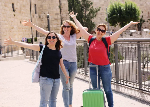 Tres Mujeres Felices Mediana Edad — Foto de Stock