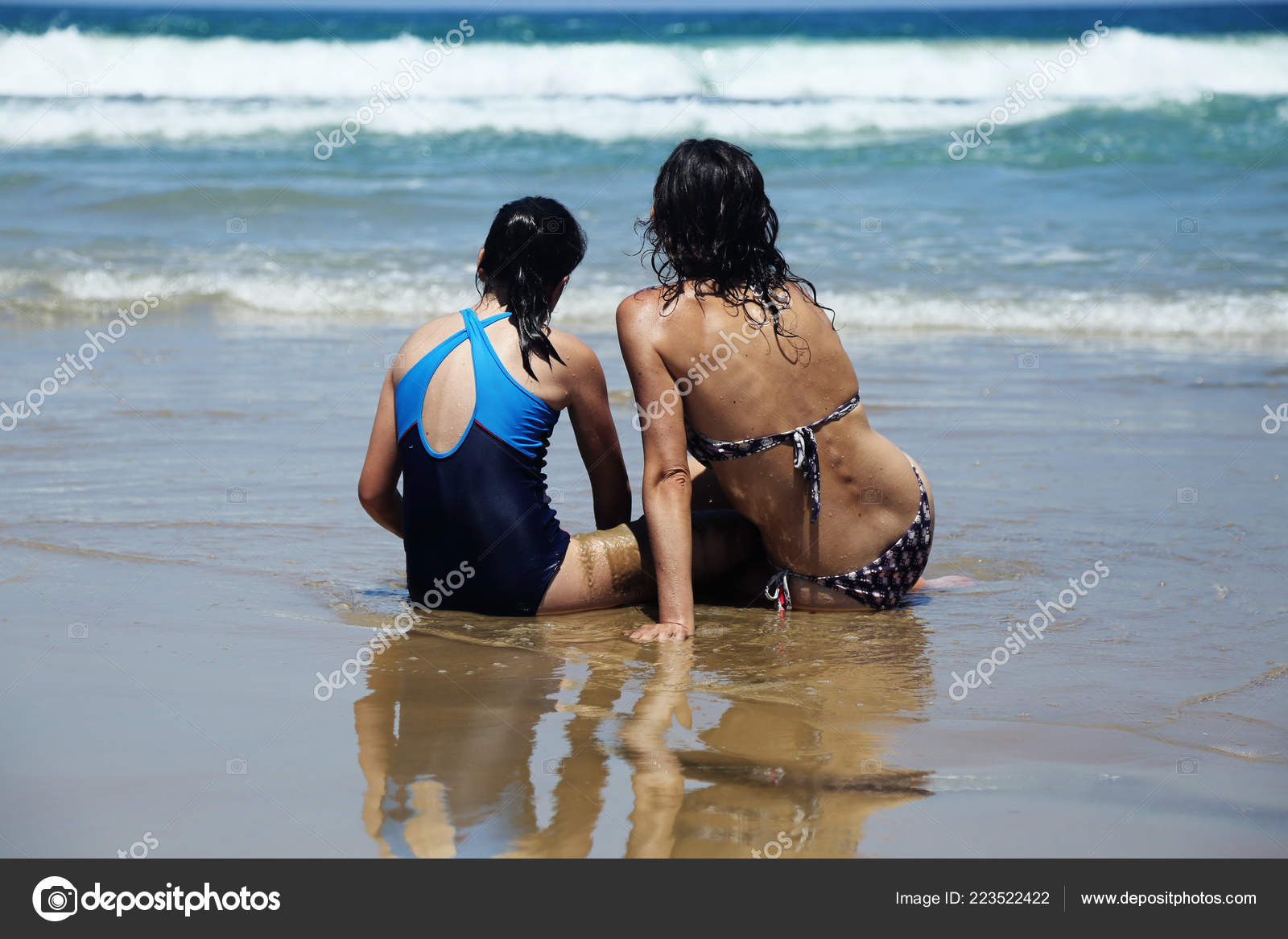 bikini mom and daughter