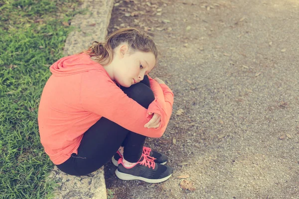 Teenager Mädchen Traurig Deprimiert Draußen — Stockfoto