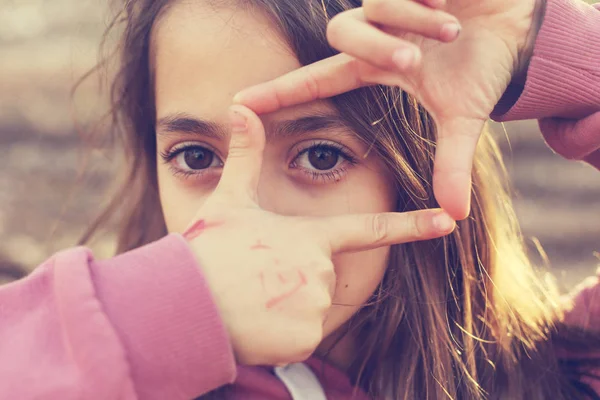 Porträt von Teenager-Mädchen im Freien — Stockfoto