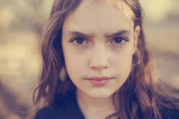 Porträt von Teenager-Mädchen im Freien — Stockfoto