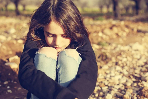 Dışarıdaki genç kızın portresi.