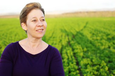 açık havada güzel Olgun kadın portresi