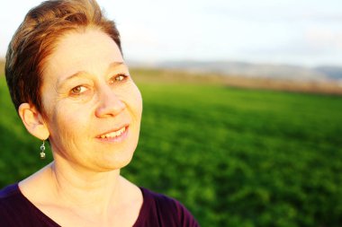 açık havada güzel Olgun kadın portresi