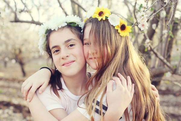 Portrait Deux Copines Adolescentes Plein Air — Photo