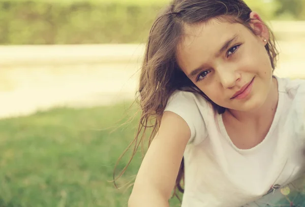 Nahaufnahme Porträt Eines Jährigen Mädchens Freien — Stockfoto