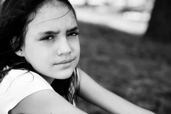 Outdoor Close Portret Van Tiener Jaar Oud Meisje — Stockfoto