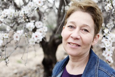 Doğal olgun kadın portresi.