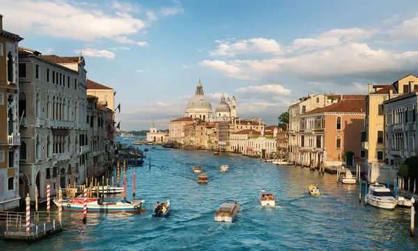 Łodzie w Canal Grande — Zdjęcie stockowe