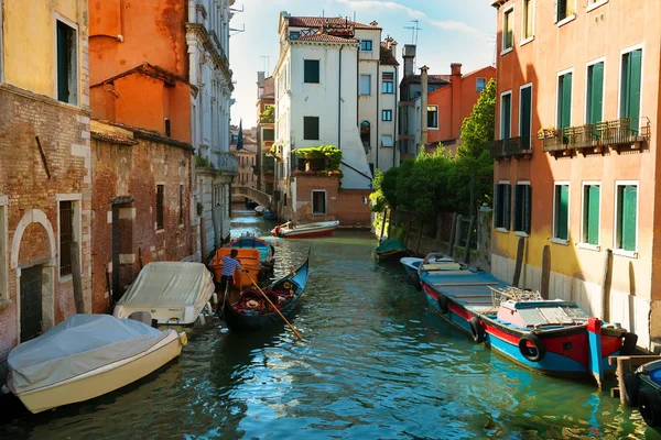 Barcos en veneciano — Foto de Stock