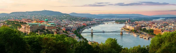 Pôr do sol no verão Budapest — Fotografia de Stock