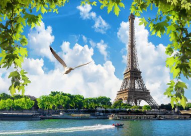 Gün Paris'te