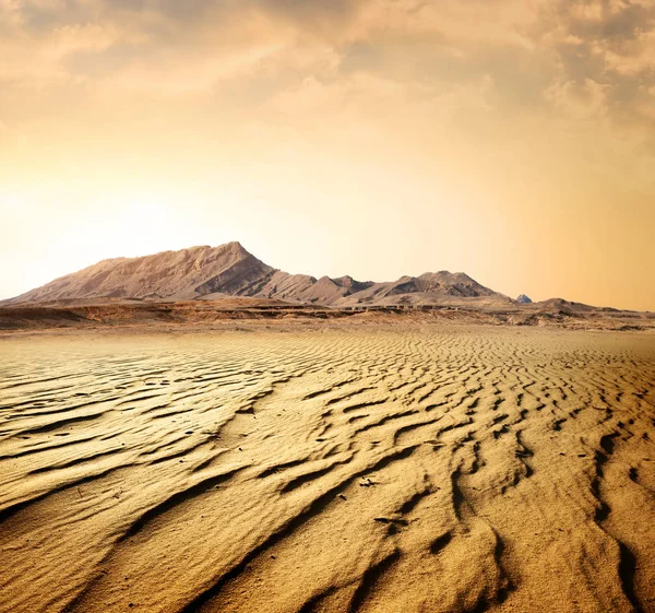 Egyptische rotsachtige woestijn — Stockfoto