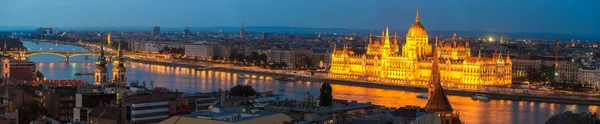 Budapest bei Sonnenuntergang — Stockfoto