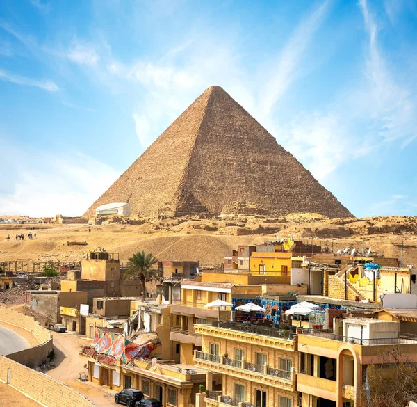 Giza City i Pyramid — Stockfoto
