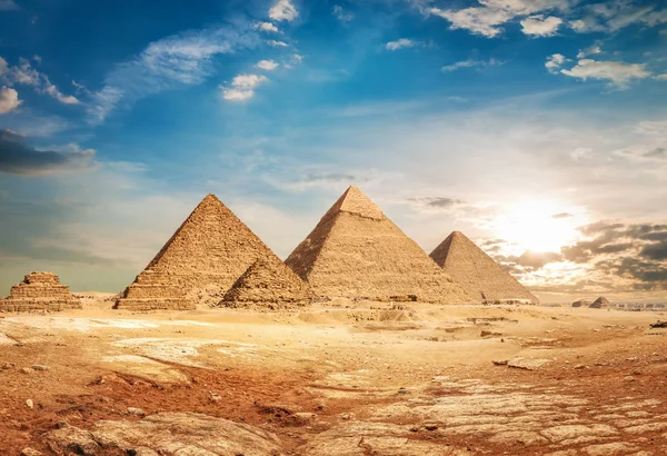 Pyramiden im Sand — Stockfoto
