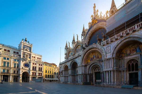 Iglesia en la plaza de San Marco —  Fotos de Stock